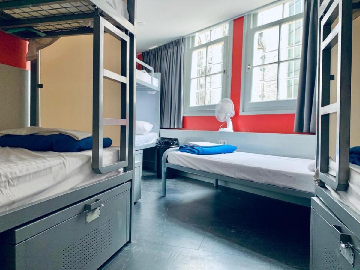 Bunk Bed Mixed Dormitory Room